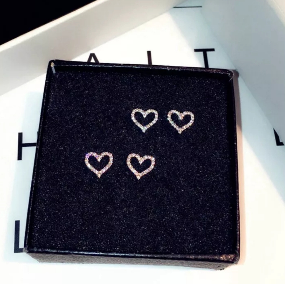 NEW White Gold Diamond Heart Outline Stud Earrings - Picture 3 of 5